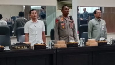 Hadir Mewakili Dandim, Pasiintel Kodim 0822 Perkuat Kehadiran TNI dalam Rapat Paripurna DPRD