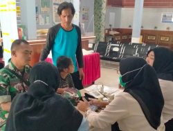 Babinsa Koramil 402-06/Tanjung Batu Dampingi Anak Sekolah Yang Mengalami Kendala Pendengaran dan Berbicara