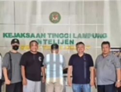Usai Buron Beberapa Bulan Akhir nya Mantan Kades Mada Jaya Berhasil diringkus,Tim gabungan Intelijen Kejaksaan Tinggi (Kejati) dan Kejaksaan Negeri (Kejari) Pesawaran