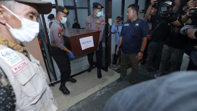 Polda Jatim Serahkan 3 Jenazah Santri Ponpes Al Khoziny ke Keluarga