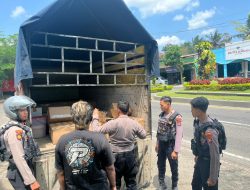 Patroli Polresta Banyuwangi Berhasil Gagalkan Penyelundupan Ribuan Botol Arak dari Bali