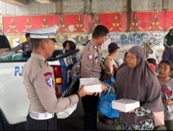 Ditlantas Polda Riau Tebar Kebaikan Lewat Program Jumat Barokah