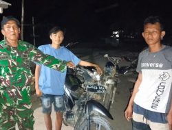 Babinsa Desa Gajah Mati Laksanakan Patroli Siskamling Bersama Warga