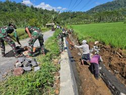 Satgas TMMD ke-126 Kodim 0818/Malang-Batu Bangun Saluran Irigasi di Dusun Krajan II, Lebakharjo untuk Tingkatkan Produktivitas Pertanian