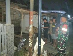 Patroli Malam Babinsa Perkuat Sinergi dengan Warga Jaga Keamanan