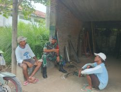 Babinsa Mangli Jalin Keakraban Lewat Komsos Bersama Warga Dusun Krajan