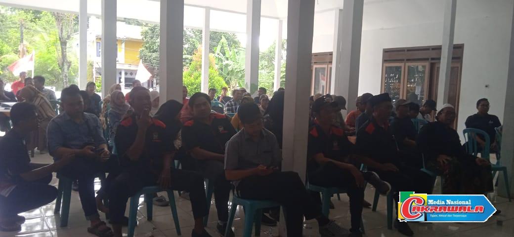 Kegiatan Musyawarah Desa Glagahwero tentang penguatan tata kelola dana desa dan evaluasi program Koperasi Merah Putih di Kecamatan Panti Jember