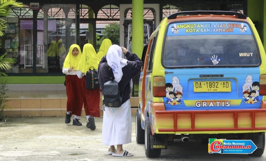 Program APACE dan APDI di Banjarmasin sediakan angkutan sekolah gratis untuk pelajar dan disabilitas.
