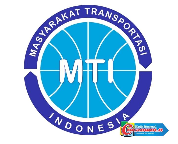 Masyarakat Transportasi Indonesia menyoroti ketergantungan masyarakat pada sepeda motor dan mendorong pembangunan transportasi publik yang adil dan aman.