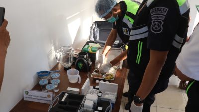 Polres Pelabuhan Tanjungperak laksanakan uji food safety di SPPG untuk pastikan keamanan pangan dan gizi