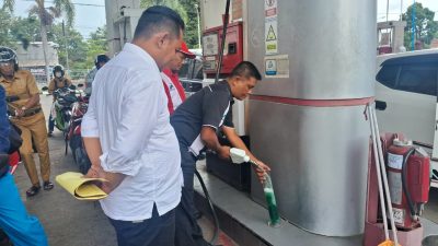 Polres Bondowoso gercep Tanggapi Keluhan Masyarakat Sidak SPBU untuk Cek Langsung Kondisi BBM