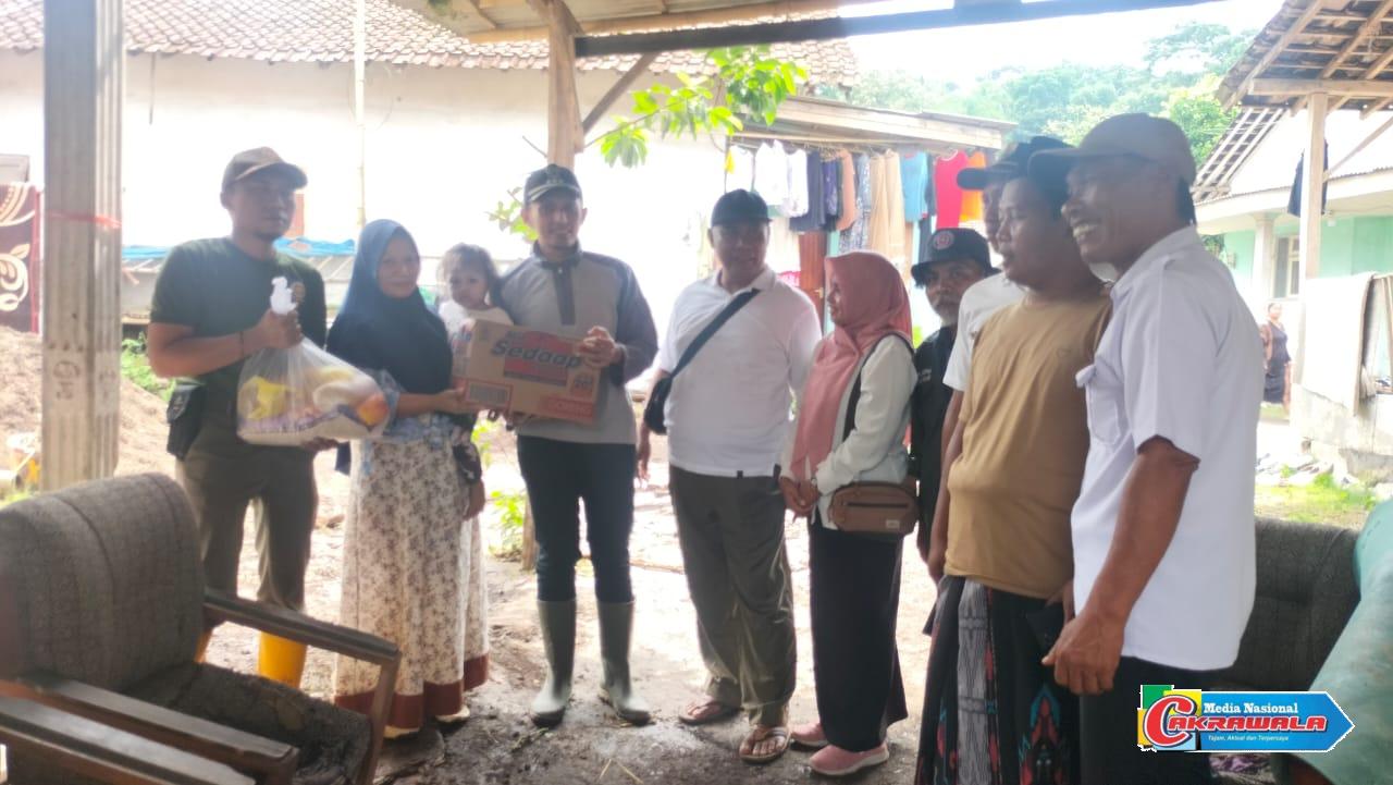 Banjir bandang pasir terjang Dusun Paluombu Jember, Camat dan Dinsos bergerak cepat beri bantuan logistik.