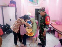 Sinergi TNI dan Tenaga Kesehatan, Babinsa Kotakulon Turut Sukseskan Imunisasi Balita