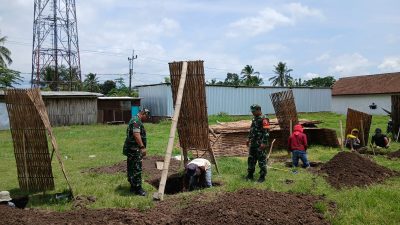 Babinsa 0822 Pelda Supriyadi mendampingi pembangunan koperasi Desa Pancoran untuk meningkatkan kesejahteraan warga binaan