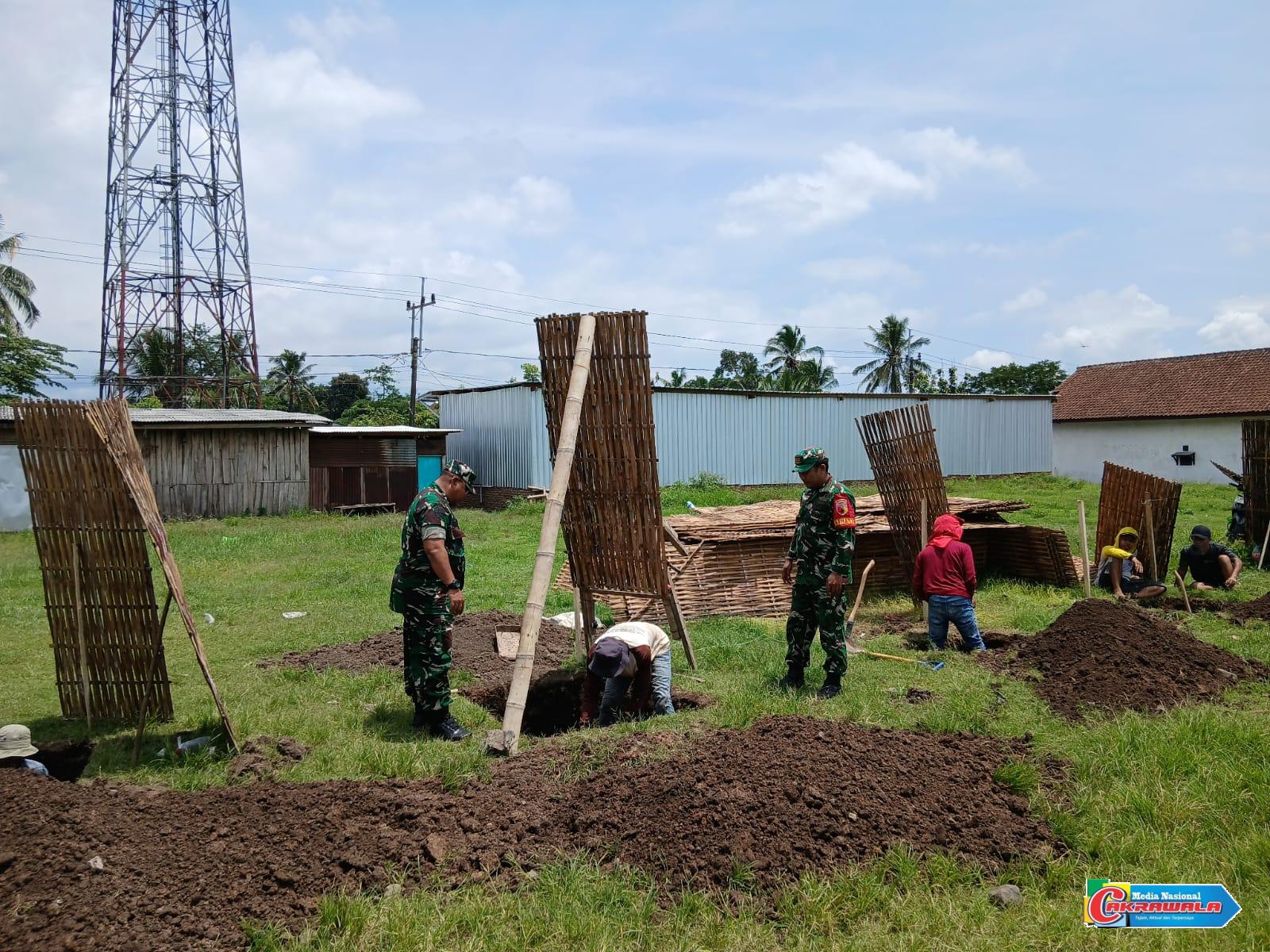 Babinsa 0822 Pelda Supriyadi mendampingi pembangunan koperasi Desa Pancoran untuk meningkatkan kesejahteraan warga binaan