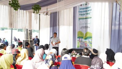 Gelorakan Sidoarjo Bebas TBC 2030, Bupati Subandi Pimpin Kampanye Temukan Obati Sampai Sembuh (TOSS) TBC di Alun-alun