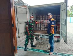 Babinsa Dampingi Pendistribusian Makan Bergizi Gratis ke Sekolah