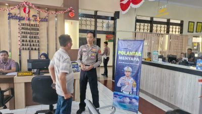 Polantas Menyapa, Petugas Layani Masyarakat Dengan Humanis Saat Urus Surat Kendaraan