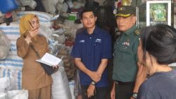 Kasdim 0822 Dampingi Pengecekan Pupuk: Siaga Pastikan Hak Petani Terpenuhi