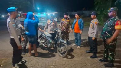 Patroli malam Polsek Lumbang menjelang pertandingan Arema vs Persebaya
