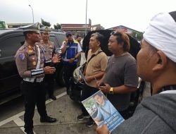 Polantas Menyapa : Operasi Zebra Semeru PJR Polda Jatim Beri Edukasi Tertib Lalin