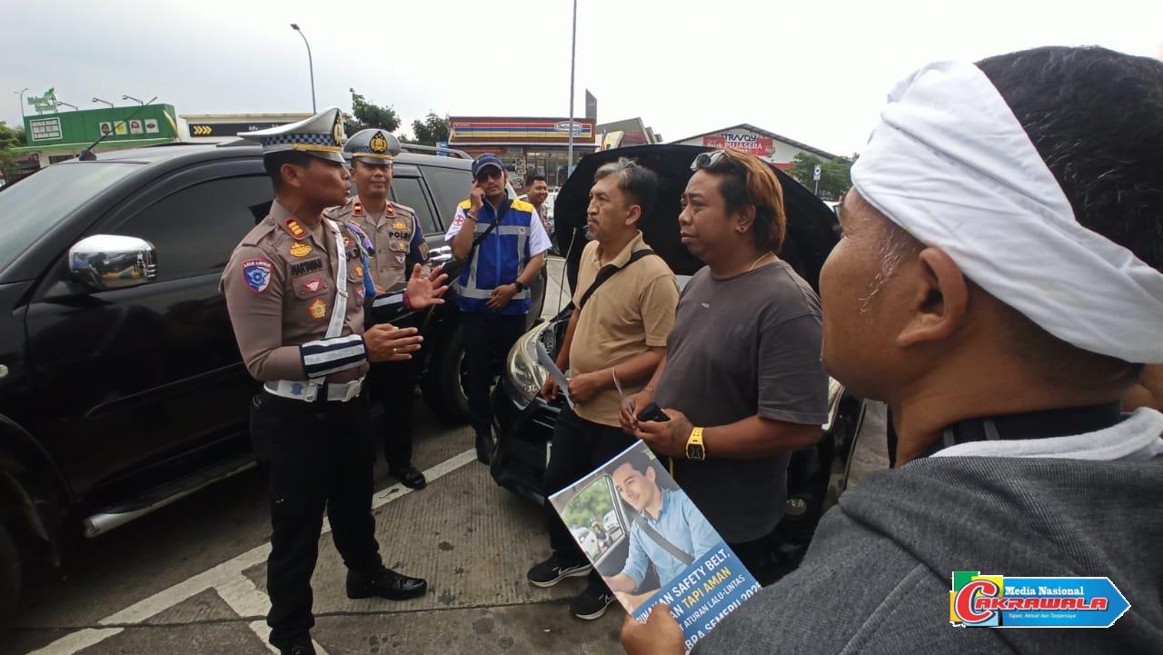Edukasi keselamatan Operasi Zebra Semeru PJR Polda Jatim