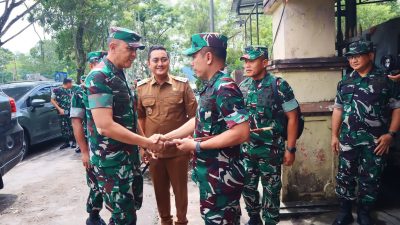 Danrem 083/Baladhika Jaya Sambut Pangdam V/Brawijaya, Tegaskan Kesiapan Satuan dalam Penanganan Dampak Erupsi Semeru.