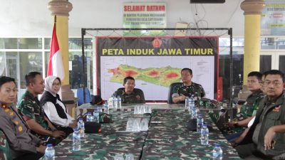 Kepala Danrem dan Forkopimda menyambut Kepala BNPB saat tinjau erupsi Semeru di Pronojiwo