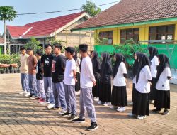 Babinsa Serka Usman Gempur Semangat Siswa SMK NU 3 Bondowoso dengan Materi PBB