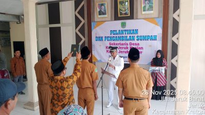 Pelantikan dan pengambilan sumpah jabatan Sekretaris Desa dan Kepala Dusun di Balai Desa Jeruk, Kecamatan Kraton, Pasuruan, dihadiri perangkat desa, Forkopimka, dan tokoh masyarakat.