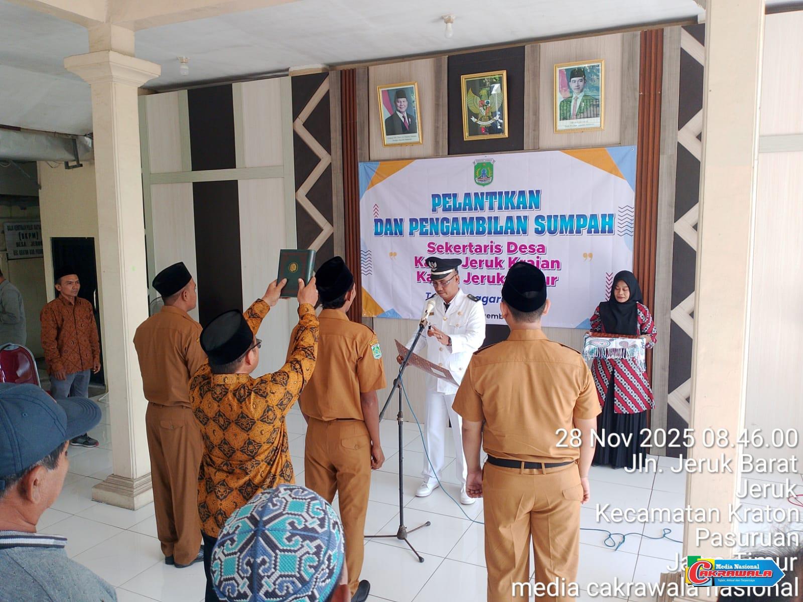 Pelantikan dan pengambilan sumpah jabatan Sekretaris Desa dan Kepala Dusun di Balai Desa Jeruk, Kecamatan Kraton, Pasuruan, dihadiri perangkat desa, Forkopimka, dan tokoh masyarakat.