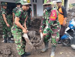 TNI Bergerak Cepat: Kodim 0821 Pacu Pembersihan Rumah Warga Terdampak Erupsi Semeru