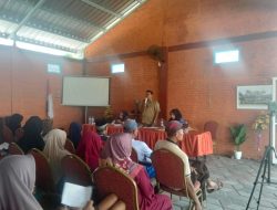 Kades Mojoparon Serahkan 95 Sertifikat  ,(PTSL) Pada Tahapan ke Empat