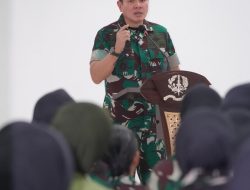 Gubernur Akmil Berikan Pengarahan kepada Kowad Subkoor Akmil pada Pertemuan Rutin Triwulan IV