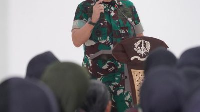 Gubernur Akmil Berikan Pengarahan kepada Kowad Subkoor Akmil pada Pertemuan Rutin Triwulan IV