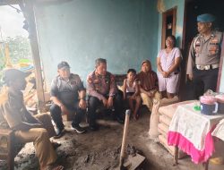 Polres Pasuruan Salurkan Bansos untuk Warga Terdampak Sambaran Petir di Desa Cowek