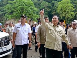 Presiden Prabowo Subianto meninjau langsung progres pembangunan jalan terdampak bencana