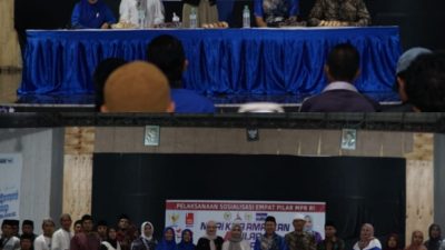 Reses di Bondowoso, Dina Lorenza Audria Ajak Santri Amalkan Empat Pilar MPR RI