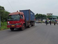 Ops Lilin Semeru Ditlantas Polda Jatim Batasi Operasional Angkutan Barang Saat Nataru