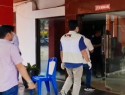 KPK Sita Uang Ratusan Juta di Rumah Dinas Bupati Inhu, Jejak Pemerasan Pejabat Riau Makin Terbuka