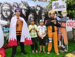 Warna Baru Pengamanan Nataru, Polisi Cosplay Naruto Sapa Pengunjung Kota Tua