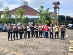 Gegana PMJ Laksanakan Sterilisasi Gereja Maria Kusuma Karmel Jelang Perayaan Natal 2025