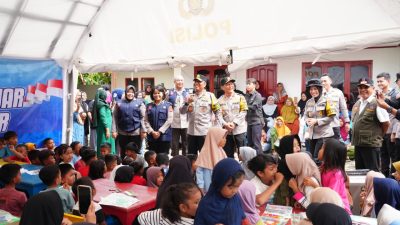 Wakapolri Tinjau Penyaluran Bantuan Polri untuk Warga Terdampak Bencana di Padang Pariaman