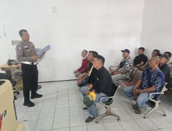 Dampingi Pemohon SIM Saat Praktek Simulator, Petugas Pelayanan Prima Satpas Colombo Surabaya