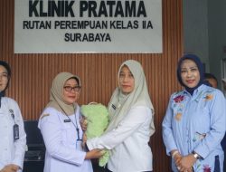 Wabup Sidoarjo Terima Penyerahan Bayi yang Ditinggal Wafat Ibunya di Rutan Porong