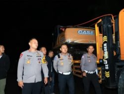 Polda Riau Kirim Tiga Alat Berat ke Agam, Percepat Pemulihan Pascabanjir Palembayan