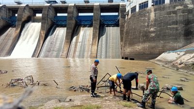 Sinergi TNI–Polri Kawal Keamanan Bendungan Sampean Baru, Warga Tapen Merasa Lebih Tenang