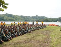 Gubernur Akmil Meninjau Latihan Teknik Mendayung dan Ketahanan Taruna Tingkat II