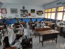 Siswa SMPN 1 Tapen Nikmati MBG dari SPPG Cindogo Dengan Wajah Ceria