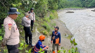 Polres Bondowoso Terjunkan Personel Pencarian Korban Hanyut di Sungai Sampeanbaru